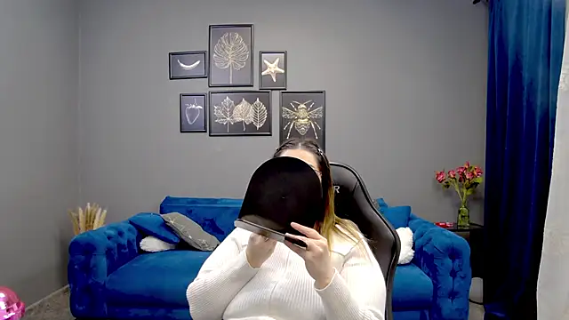 Snapshot of Katewalker_ chatting on 03-06-25, 06:16 Katewalker online show from 03-06-25, 06:16