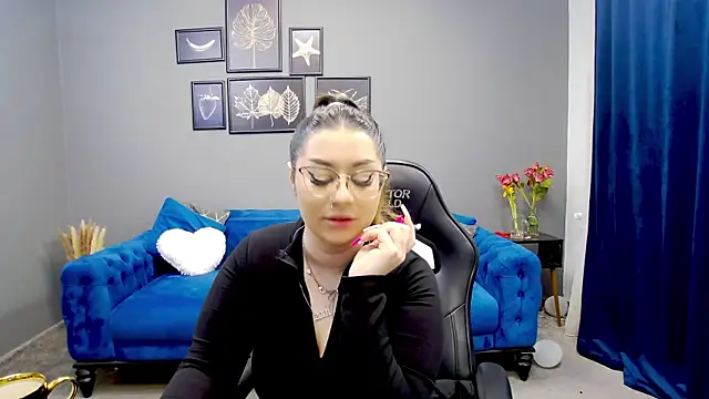 Snapshot of Katewalker_ chatting on 03-21-25, 06:18 Katewalker online show from 03-21-25, 06:18