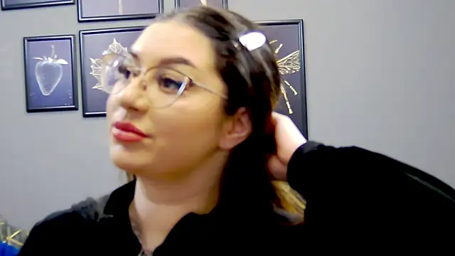 Snapshot of Katewalker_ chatting on 03-12-25, 06:11 Katewalker online show from 03-12-25, 06:11