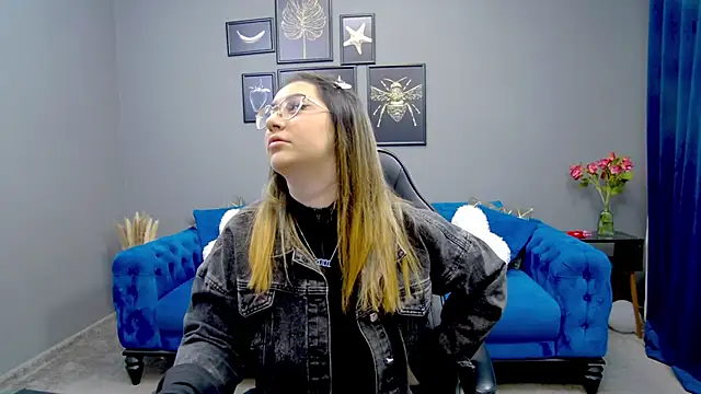 Snapshot of Katewalker_ chatting on 03-04-25, 06:07 Katewalker online show from 03-04-25, 06:07