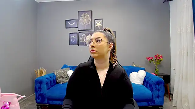 Snapshot of Katewalker_ chatting on 02-26-25, 06:15 Katewalker online show from 02-26-25, 06:15