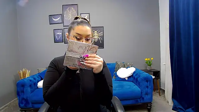 Snapshot of Katewalker_ chatting on 02-06-25, 06:13 Katewalker online show from 02-06-25, 06:13