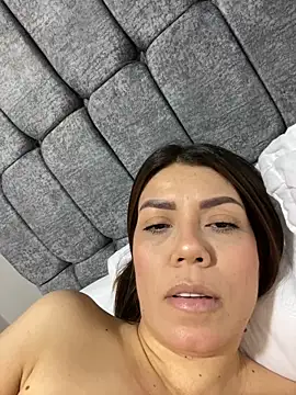 martina contreras online show from 10-25-25, 06:12