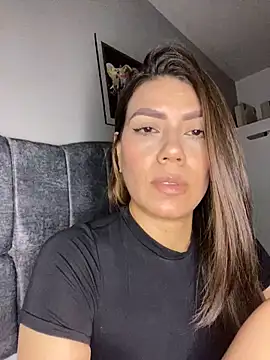 Snapshot of martina_contreras chatting on 10-16-25, 07:05 martina contreras online show from 10-16-25, 07:05