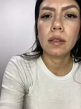 Snapshot of martina_contreras chatting on 01-24-25, 07:08 martina contreras online show from 01-24-25, 07:08