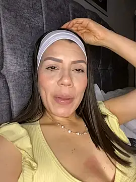 martina contreras online show from 04-06-26, 05:08