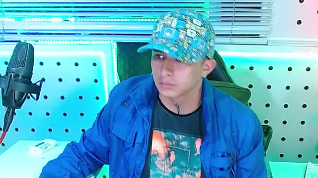 Darko0717 online show from 12-22-25, 06:19