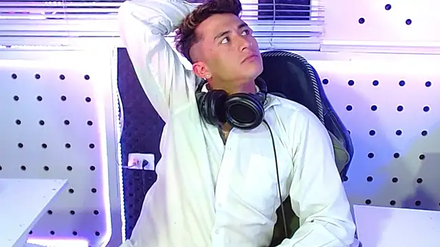 Darko0717 online show from 11-08-25, 12:14