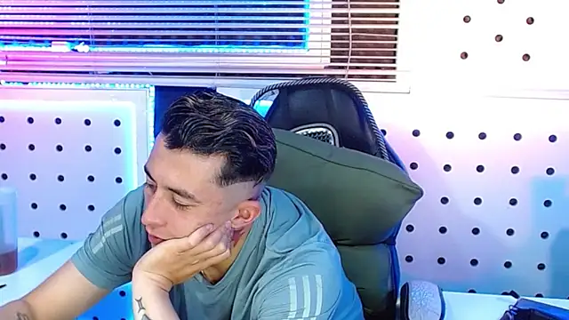 Darko0717 online show from 12-03-25, 12:01