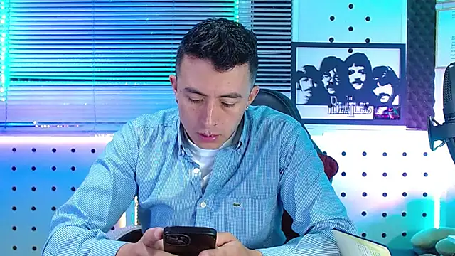 Snapshot of Darko0717 chatting on 06-26-26, 02:01 Darko0717 online show from 06-26-26, 02:01