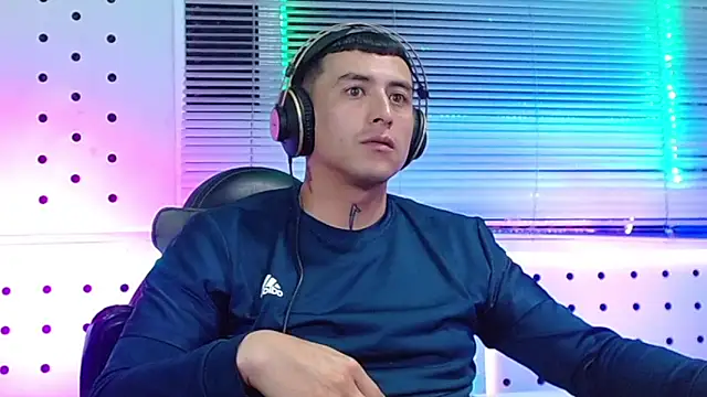 Snapshot of Darko0717 chatting on 03-20-26, 02:45 Darko0717 online show from 03-20-26, 02:45