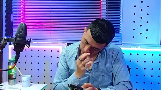 Snapshot of Darko0717 chatting on 03-12-26, 04:55 Darko0717 online show from 03-12-26, 04:55