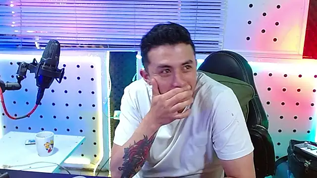 Snapshot of Darko0717 chatting on 03-23-26, 10:53 Darko0717 online show from 03-23-26, 10:53