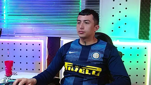 Snapshot of Darko0717 chatting on 03-09-26, 11:58 Darko0717 online show from 03-09-26, 11:58