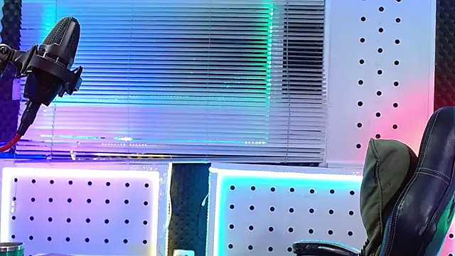 Snapshot of Darko0717 chatting on 04-06-26, 04:19 Darko0717 online show from 04-06-26, 04:19