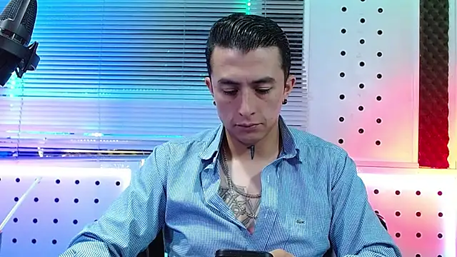 Snapshot of Darko0717 chatting on 04-02-26, 01:51 Darko0717 online show from 04-02-26, 01:51