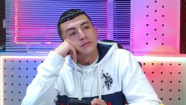 Snapshot of Darko0717 chatting on 02-28-26, 11:48 Darko0717 online show from 02-28-26, 11:48