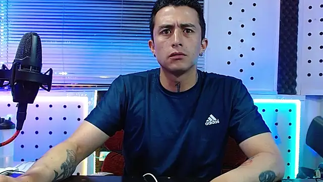 Snapshot of Darko0717 chatting on 04-10-26, 12:28 Darko0717 online show from 04-10-26, 12:28