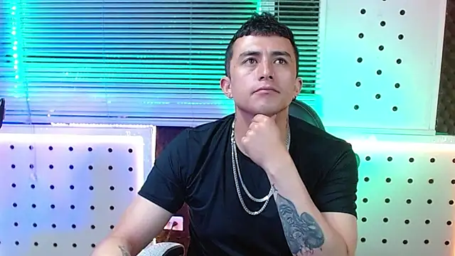 Snapshot of Darko0717 chatting on 03-07-26, 12:39 Darko0717 online show from 03-07-26, 12:39