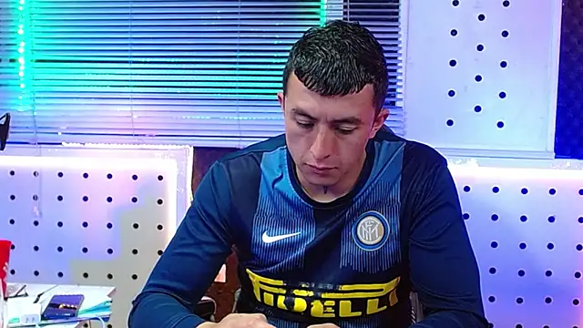 Snapshot of Darko0717 chatting on 03-08-26, 11:52 Darko0717 online show from 03-08-26, 11:52