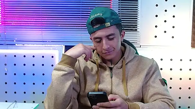 Snapshot of Darko0717 chatting on 03-11-26, 12:37 Darko0717 online show from 03-11-26, 12:37