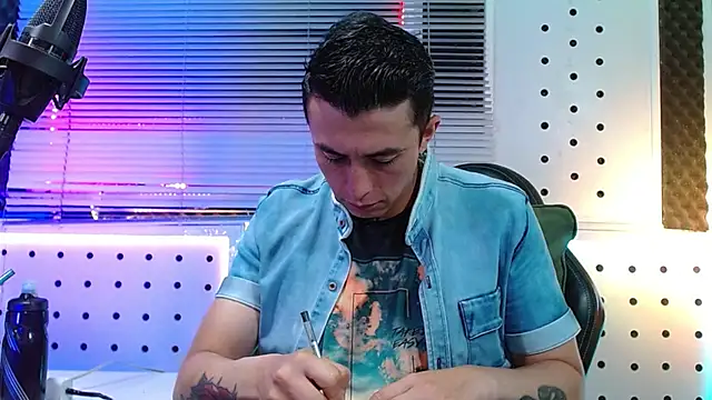 Snapshot of Darko0717 chatting on 04-04-26, 04:24 Darko0717 online show from 04-04-26, 04:24