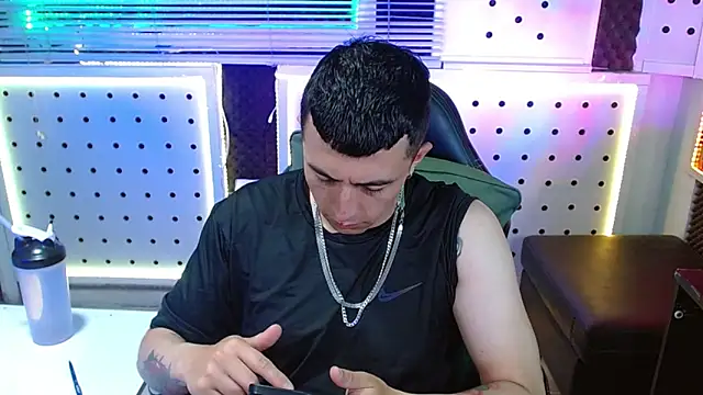 Snapshot of Darko0717 chatting on 02-27-26, 11:37 Darko0717 online show from 02-27-26, 11:37