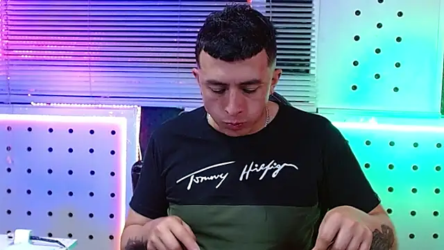 Snapshot of Darko0717 chatting on 03-12-26, 12:16 Darko0717 online show from 03-12-26, 12:16