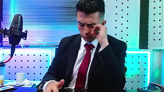 Snapshot of Darko0717 chatting on 04-12-26, 12:52 Darko0717 online show from 04-12-26, 12:52