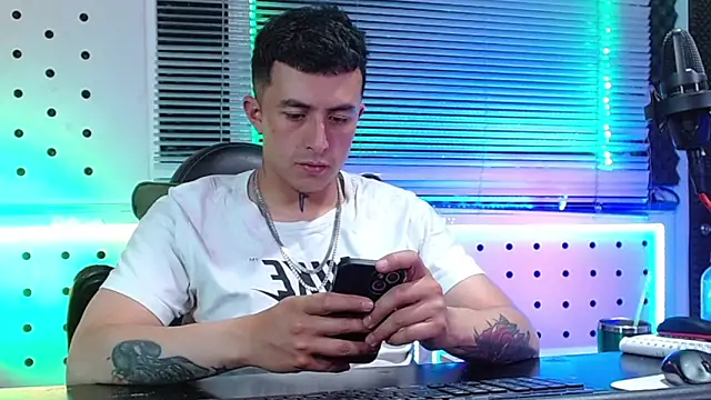 Snapshot of Darko0717 chatting on 03-19-26, 02:22 Darko0717 online show from 03-19-26, 02:22