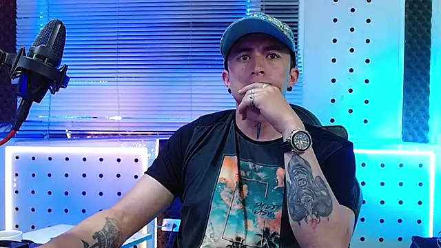 Snapshot of Darko0717 chatting on 03-30-26, 01:51 Darko0717 online show from 03-30-26, 01:51