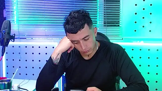 Snapshot of Darko0717 chatting on 03-14-26, 03:56 Darko0717 online show from 03-14-26, 03:56