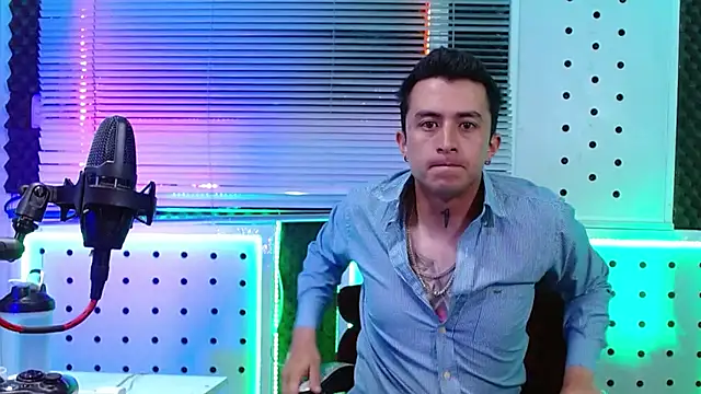 Snapshot of Darko0717 chatting on 04-11-26, 01:37 Darko0717 online show from 04-11-26, 01:37