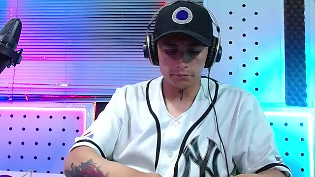 Snapshot of Darko0717 chatting on 03-30-26, 11:28 Darko0717 online show from 03-30-26, 11:28