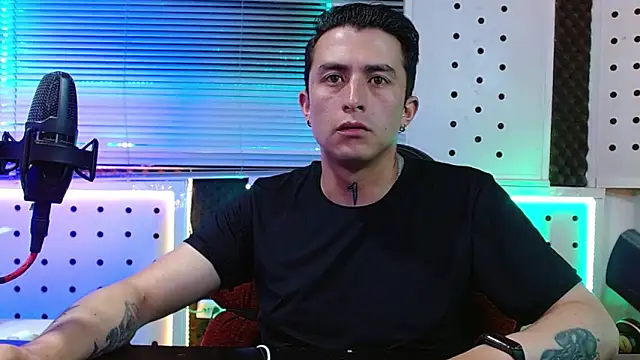 Snapshot of Darko0717 chatting on 04-09-26, 01:18 Darko0717 online show from 04-09-26, 01:18