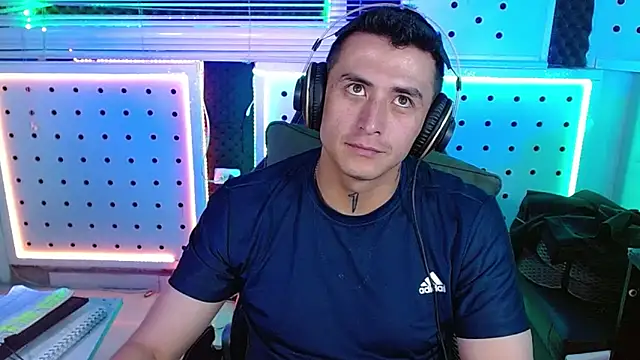 Snapshot of Darko0717 chatting on 02-17-26, 02:09 Darko0717 online show from 02-17-26, 02:09