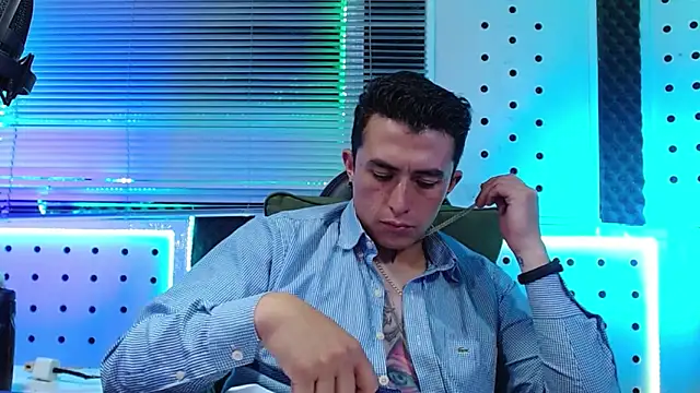 Snapshot of Darko0717 chatting on 04-03-26, 01:56 Darko0717 online show from 04-03-26, 01:56