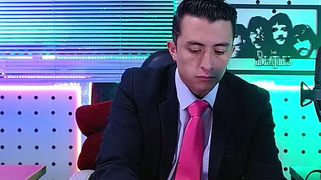 Snapshot of Darko0717 chatting on 06-19-26, 01:39 Darko0717 online show from 06-19-26, 01:39