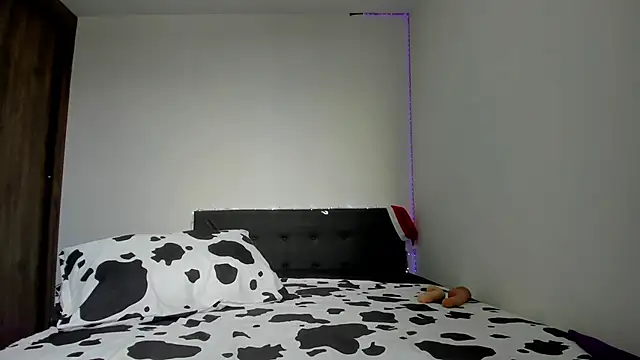 biiancaricoo01 online show from 12-21-24, 09:47