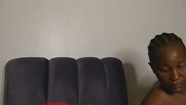 sluttylaura21 online show from 07-02-26, 12:22