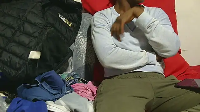 sluttylaura21 online show from 11-28-25, 05:24