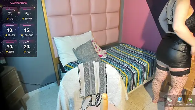 Snapshot of samanthaanderson_ chatting on 03-11-25, 09:15 samanthaanderson  online show from 03-11-25, 09:15