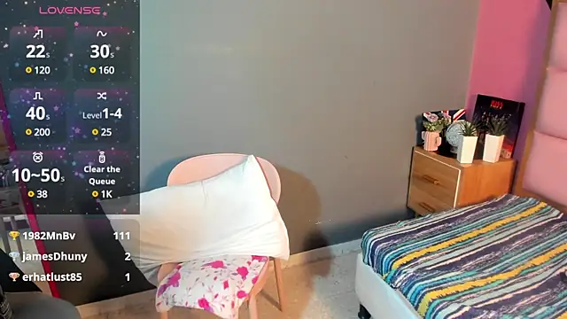 Snapshot of samanthaanderson_ chatting on 02-05-25, 10:11 samanthaanderson  online show from 02-05-25, 10:11