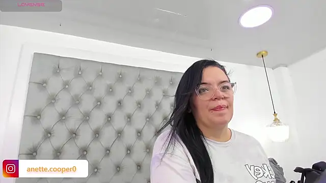 anette cooper online show from 12-23-25, 03:28