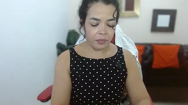 Abril Beltran  online show from 09-22-25, 07:20