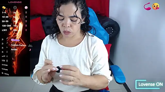 Abril Beltran  online show from 09-27-25, 10:49