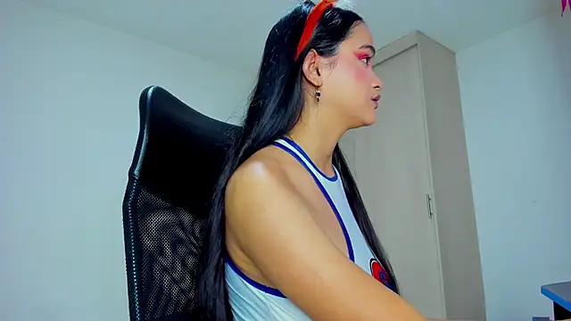 monica little23 online show from 06-28-26, 06:47
