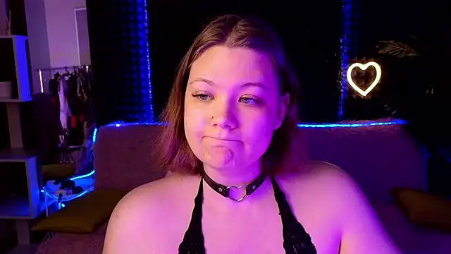 DjennaPalme online show from 10-13-25, 01:40