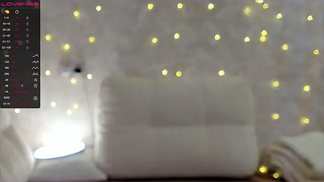 Snapshot of EvaSileZ chatting on 09-19-25, 05:11 EvaSileZ online show from 09-19-25, 05:11