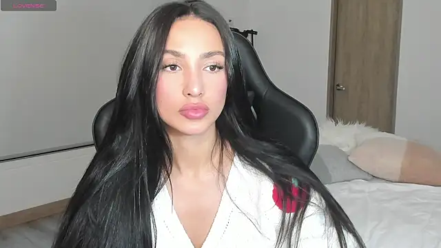 Snapshot of EvaMoet chatting on 03-01-25, 08:34 EvaMoet online show from 03-01-25, 08:34